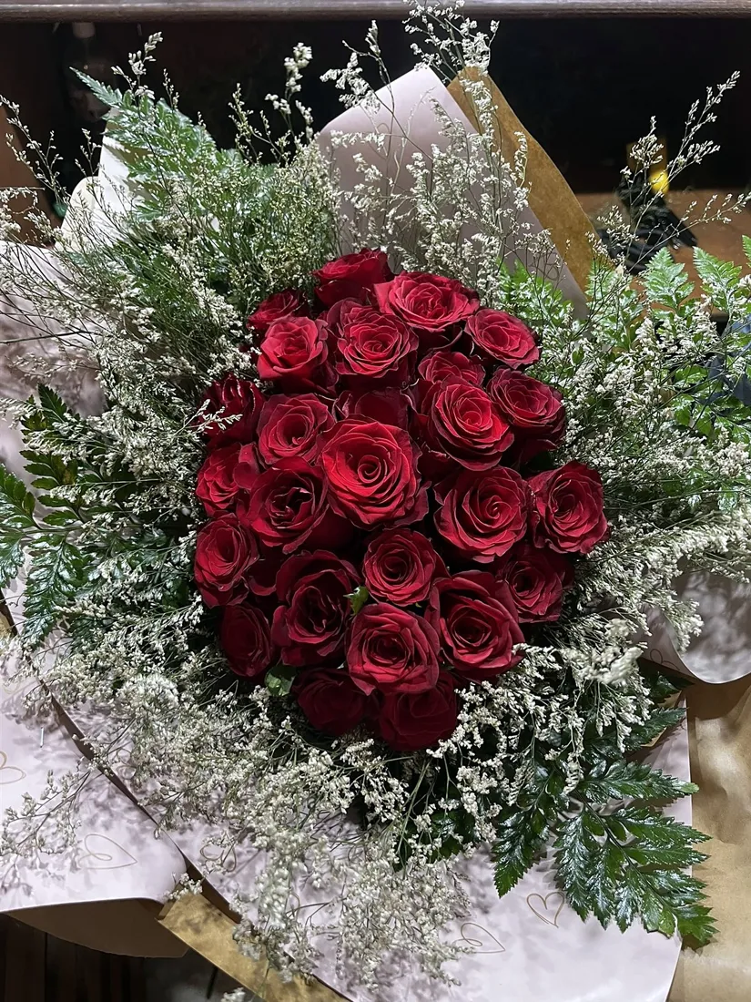Red rose bouquets